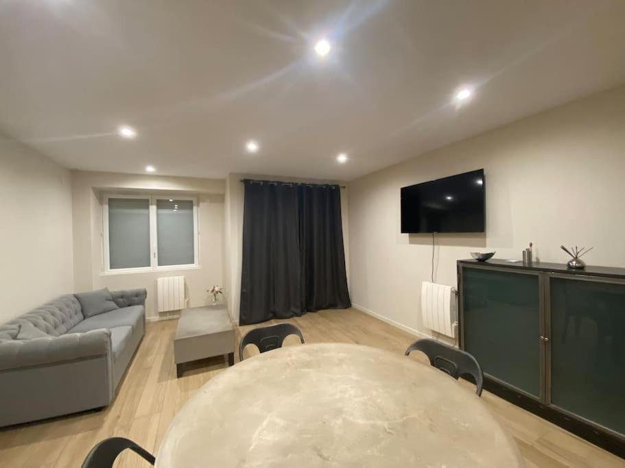 Appartement T2 Spacieux Et Equipe Mions Exterior foto